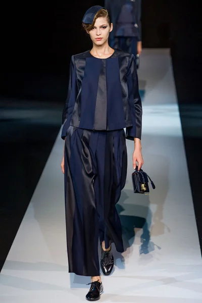 Look 30